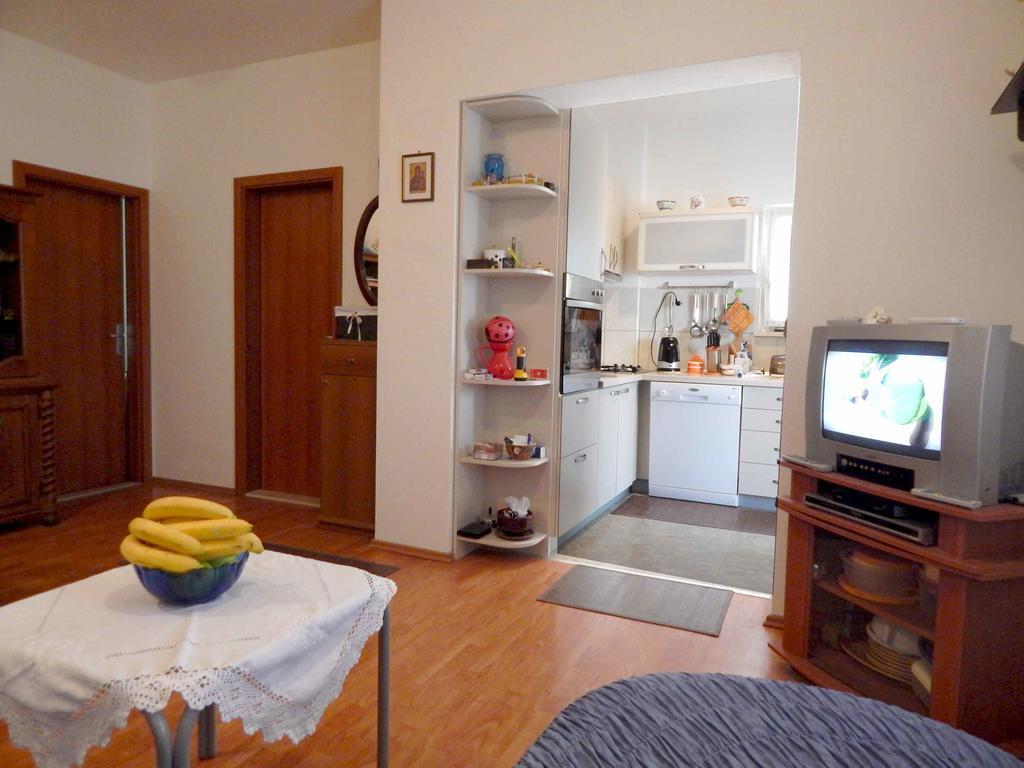 Apartment Lara マカルスカ 部屋 写真